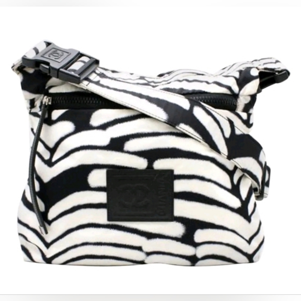 CHANEL Reversible Sport Ligne Messenger Bag